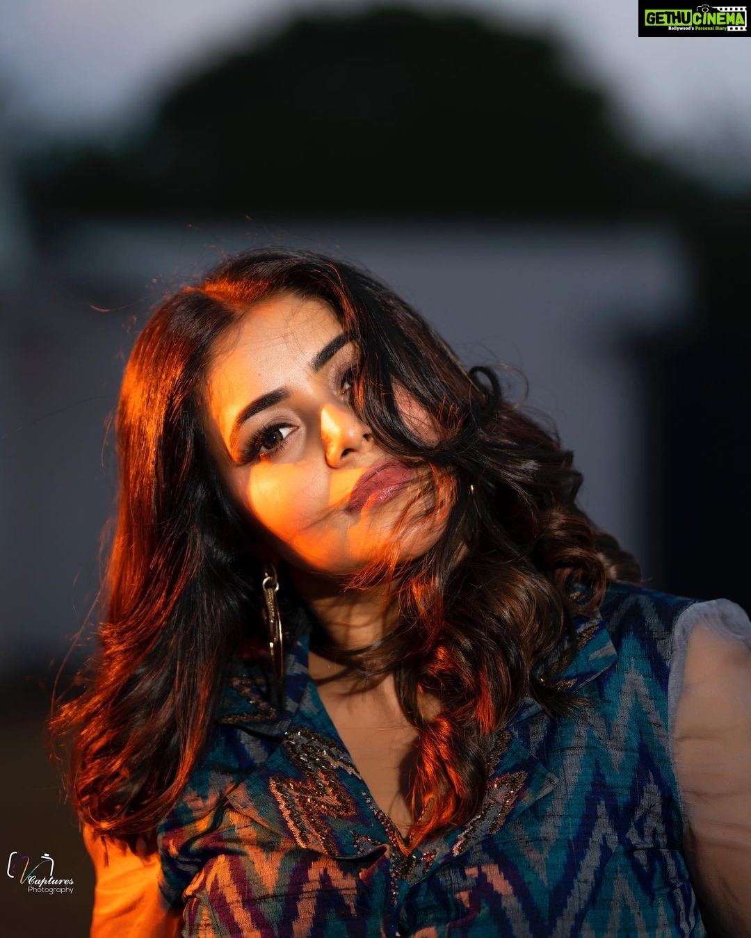 Shamna Kasim Instagram - Hard work pays off… Styled by: @impriyankasahajananda Outfit: @airavata.life Jwellery: @kushalsfashionjewellery Pics: @v_capturesphotography Hairstylist: @hairstylist_srinivas Personal staff: @pranay_kohli #styledbypriyankasahajananda