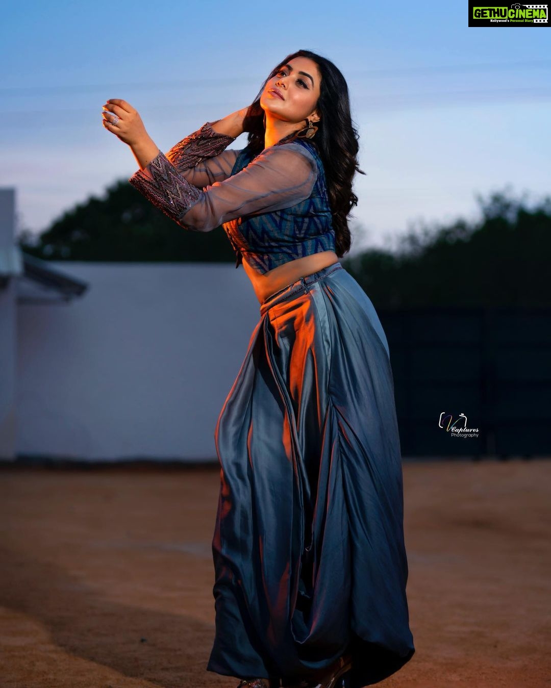 Shamna Kasim Instagram - Hard work pays off… Styled by: @impriyankasahajananda Outfit: @airavata.life Jwellery: @kushalsfashionjewellery Pics: @v_capturesphotography Hairstylist: @hairstylist_srinivas Personal staff: @pranay_kohli #styledbypriyankasahajananda
