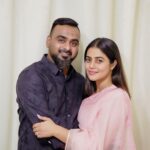 Shamna Kasim Instagram – With the blessings of family stepping to my next part of life❤️💍 and now it’s official ❤️ @shanid_asifali ❤️