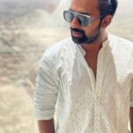 Shanthanu Bhagyaraj Instagram – 𝒞𝒶𝓁𝓂 … 𝒾𝓈 𝒶 𝒮𝓊𝓅𝑒𝓇 𝒫𝑜𝓌𝑒𝓇 💫
𝒰𝓈𝑒 𝒾𝓉 

📸 : @kikivijay11 

#instagood #instagram #insta #instalike #dubai #dubailife #dubai🇦🇪 #throwback #throwbackmemories #portrait #portraitphotography Burj Al Arab