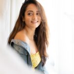 Shanvi Srivastava Instagram - You my lovessss…today is a beautiful day….stay positive…. face the challenges…. don’t give up…. not today… keep yourself motivated and happy… make one person smile … wish good for others … love yourself coz you deserve everything beautiful 💕 . . . . . #shanvisrivastava #positivevibes #saturdayvibes #instagood 📸 @pixels.of.perception