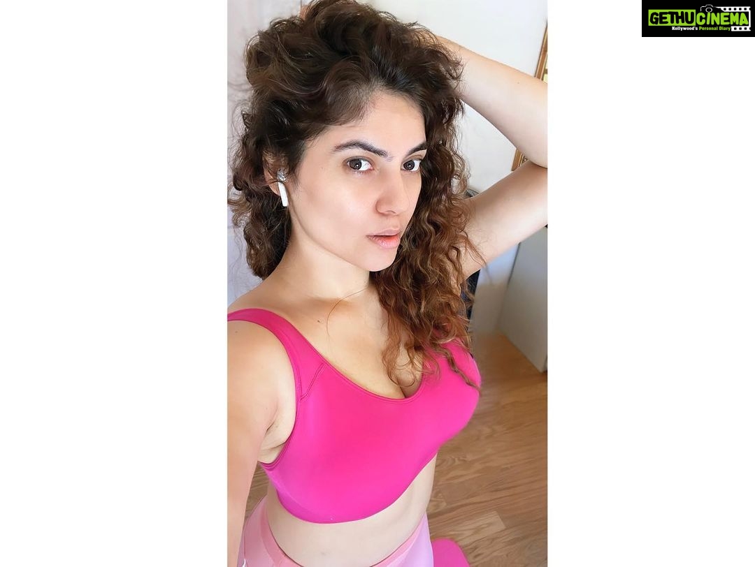 Sherin Instagram - ❤️❤️ #sherin #fitness #workout #pink South Carolina