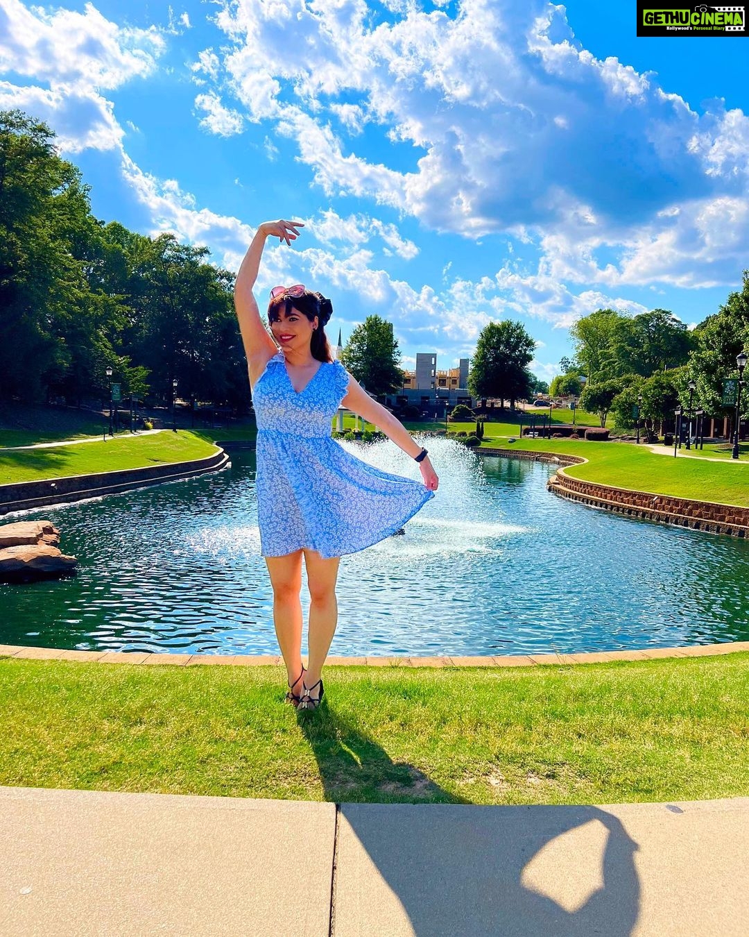 Sherin Instagram - Hey sunshine! #sherin #cute #fashion #dress #travel Greer, South Carolina