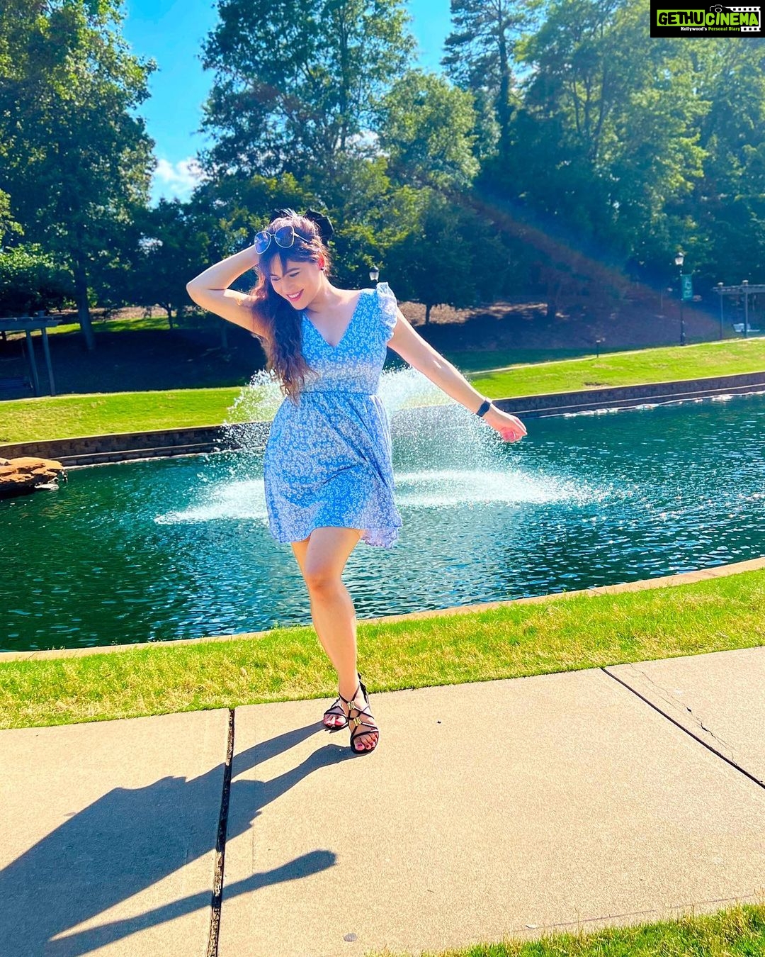 Sherin Instagram - Hey sunshine! #sherin #cute #fashion #dress #travel Greer, South Carolina