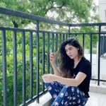 Sherin Instagram - I saw this sound trending again and it took me back to early 2020 lockdown time! How has your life changed from 2020-2022? #sherin #lockdown #nostalgia #trending #reels