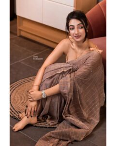 Sherlin Seth Instagram - To understand and to be understood 🦋
.
.

Photography @saranjphotography 
@ajaybeny89
Makeup @deepika.nathan 
Hair @muthugokila_artistry 
Stylist and designer @sowbiandrea 
Retouch @khanphotography06
.
.
.
.
.
.

#sherlinseth #explorepage #explore #foryou #forme #saree #tamilactress #bollywood #sareedraping #viralpost