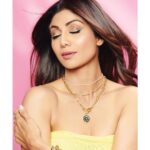 Shilpa Shetty Instagram – Like the Sun, brightly she shone☀️
.
.
.
.
.
#ootd #LookOfTheDay #NikammaPromotions #happyvibes #yellow #bright