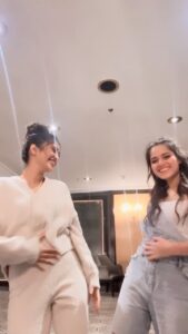 Shivangi Joshi Instagram - #waitaminute #reelitfeelit #trendingreels