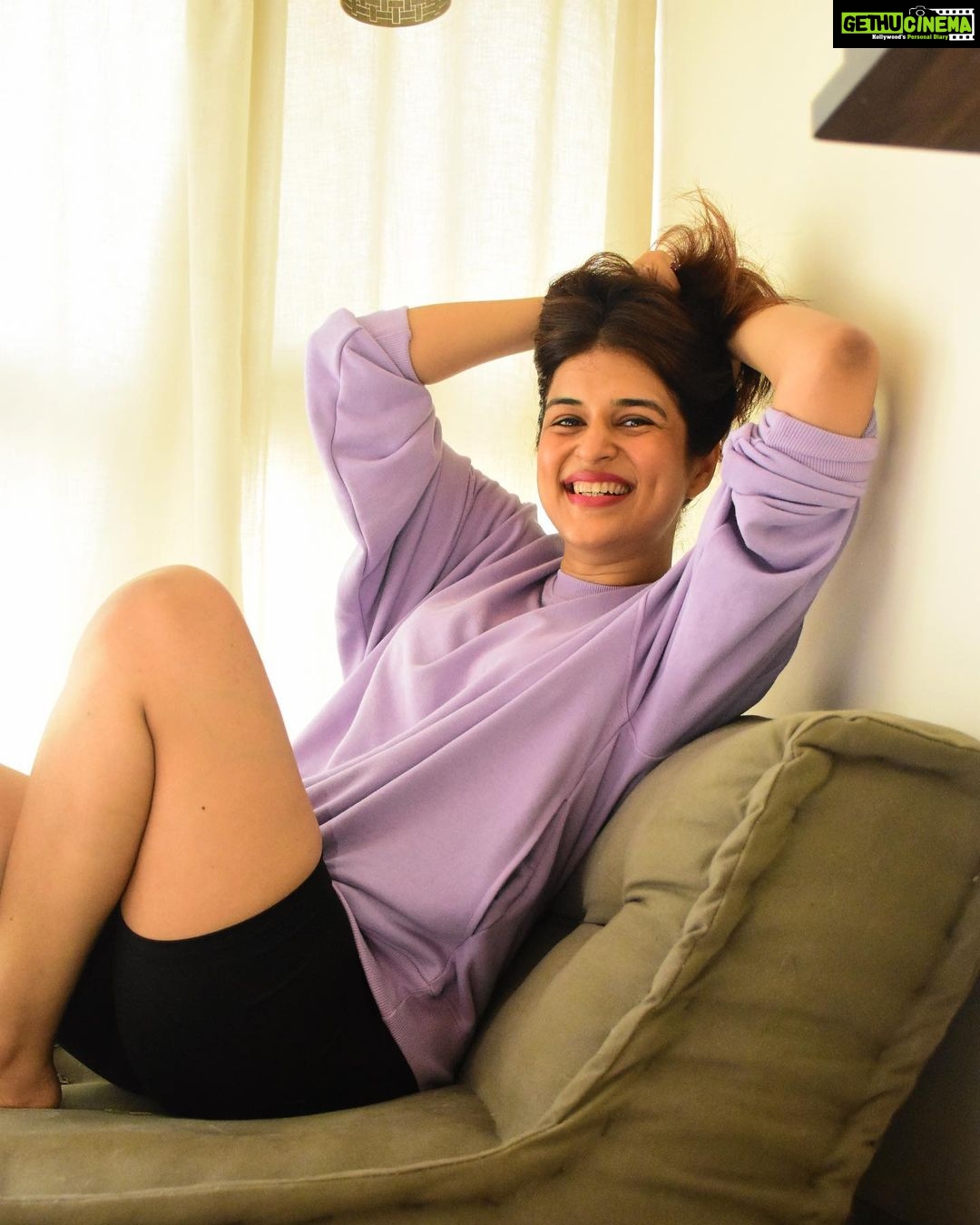 Shraddha Das Instagram - 💜 @burger.bae 📸 @snehzala Mumbai, Maharashtra