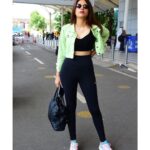 Shraddha Das Instagram – ✈️ Hyderabad 💙

Styling : @artbyavnee 
Crop jacket : @freakinsindia 
📸 @snehzala 
Hair : @priya_vimal_upadhyay 

#airportlook #event #hyderabad #athleisurestyle #shraddhadas Mumbai, Maharashtra