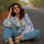 Shraddha Das Instagram – mood.
ft . Shraddha!
@shraddhadas43 🤍
.
Styling : @artbyavnee
HMU: @nalini_ferns 
Jewellery : @blingvine
Top : @poppiclothing 

#shraddhadas #krishnatejah #photography #teamkt