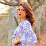 Shraddha Das Instagram - 🌸 📸 @krishnatejah Styling : @artbyavnee HMU : @nalini_ferns Top : @poppiclothing Jewellery : @blingvine #florals #lilac #shraddhadas Karimnagar, India