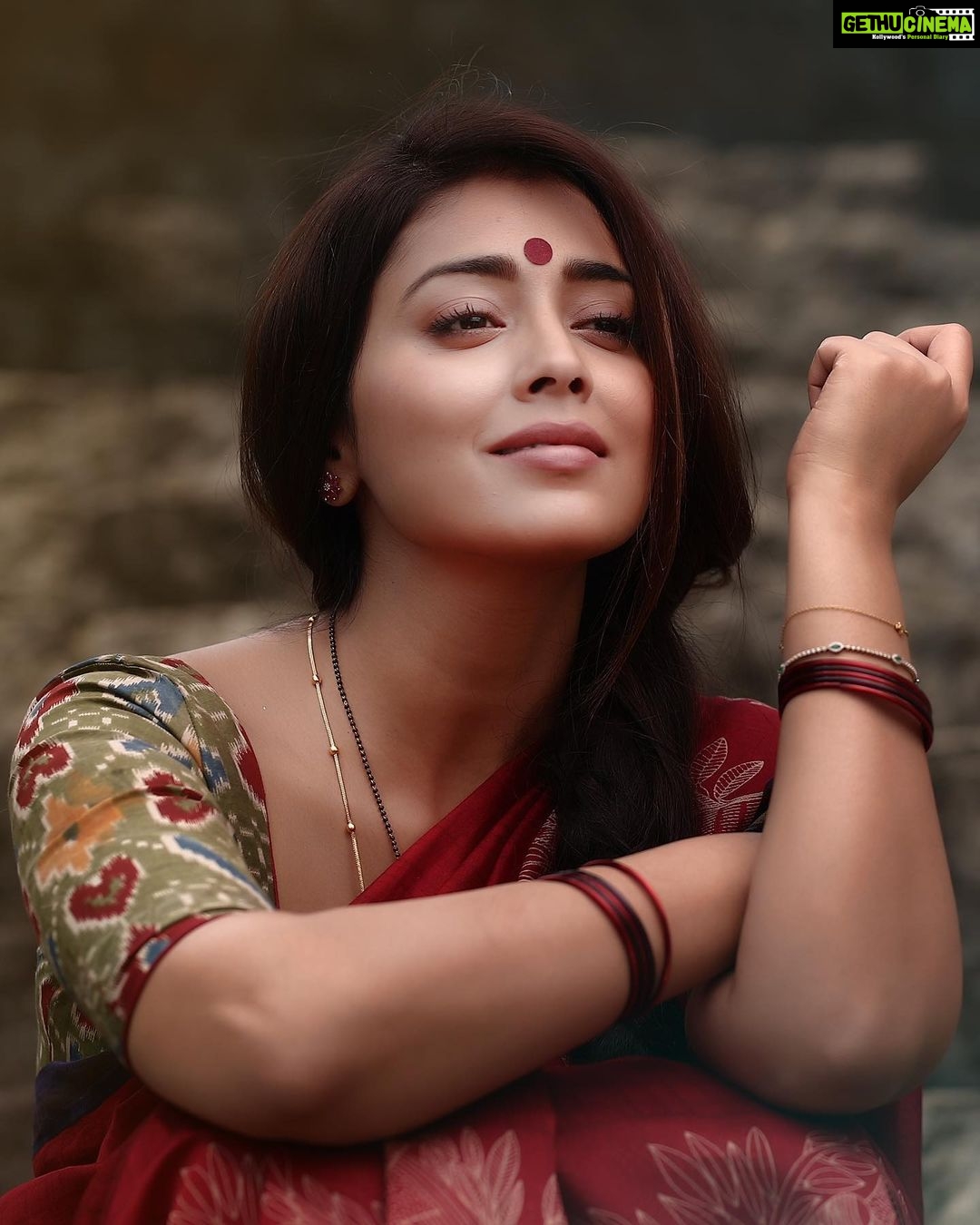 Shriya Saran Instagram - Shot these pictures for a movie we never made …. Hope all your visions come true , pray that your dreams are positive filled with light and they become a reality…. Faith Keeps us alive Thank you @ARJUNKALLINGAL for these beautiful pic