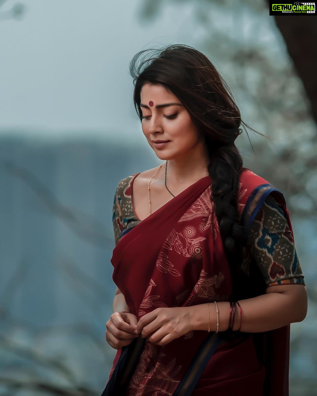 Shriya Saran Instagram - Shot these pictures for a movie we never made …. Hope all your visions come true , pray that your dreams are positive filled with light and they become a reality…. Faith Keeps us alive Thank you @ARJUNKALLINGAL for these beautiful pic