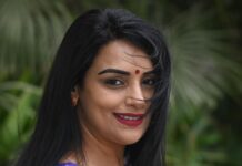 Shweta Menon Instagram - #ShwethaMenon @shwetha_menon Saree: @thebrandstorebyfebitha Blouse : @fara_designs 📸 @jp_payyanur Dubai, United Arab Emiratesدبي