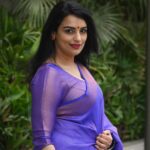 Shweta Menon Instagram - #ShwethaMenon @shwetha_menon Saree: @thebrandstorebyfebitha Blouse : @fara_designs 📸 @jp_payyanur Dubai, United Arab Emiratesدبي
