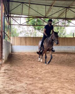 Sibi Sathyaraj Instagram - Moving on to Horsey Style! 🐎 

#horseriding #horse #horses  #horsesofinstagram #horselove #horselover #pony #showjumping #horserider #horsebackriding #newstyle #horsepower #horseofinstagram #love #riding #photooftheday #sibiraj #sibisathyaraj #actorslife