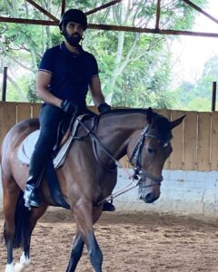 Sibi Sathyaraj Instagram - Moving on to Horsey Style! 🐎 

#horseriding #horse #horses  #horsesofinstagram #horselove #horselover #pony #showjumping #horserider #horsebackriding #newstyle #horsepower #horseofinstagram #love #riding #photooftheday #sibiraj #sibisathyaraj #actorslife