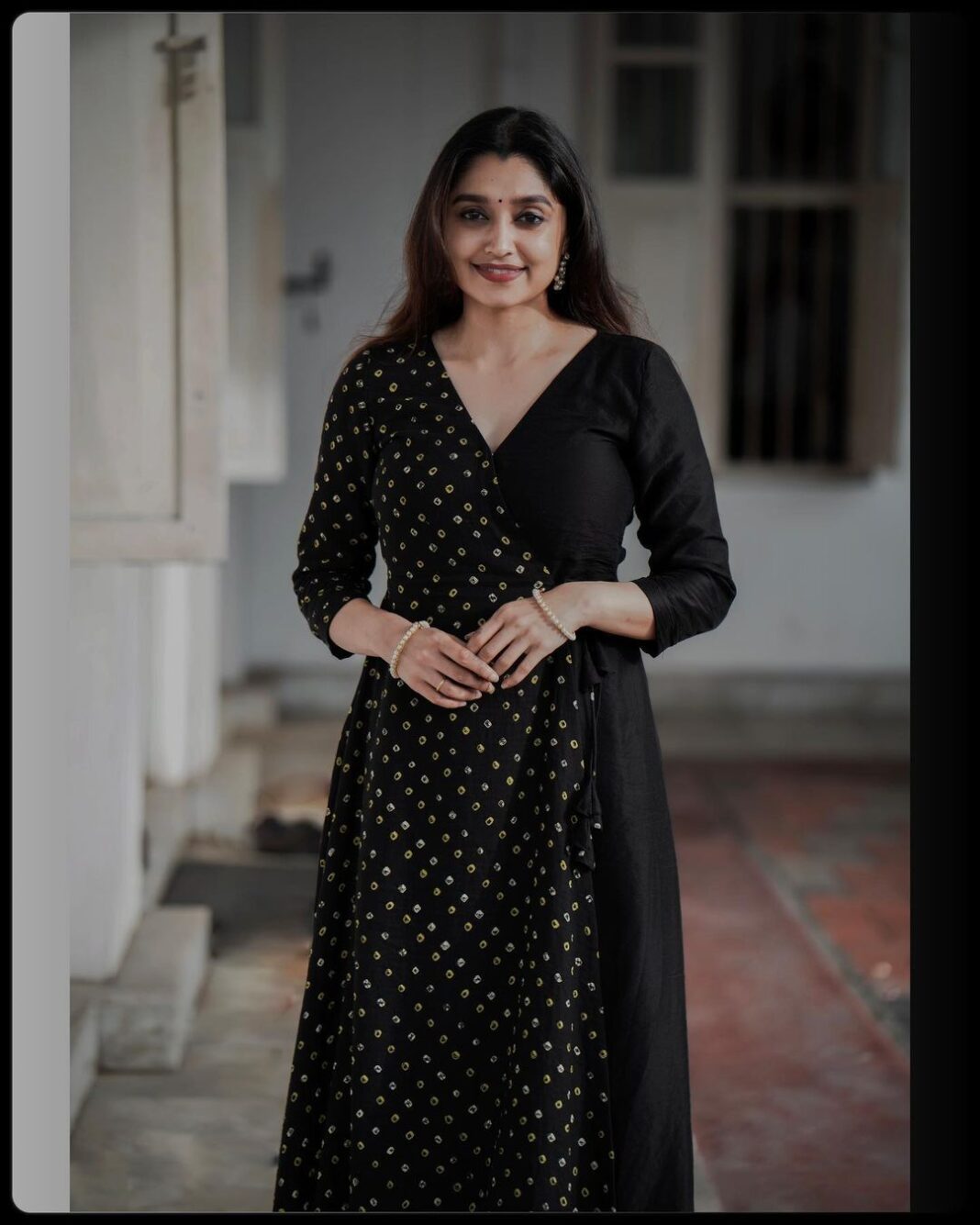Sija Rose Instagram - All smiles ✨ . Classy and casual attire from @zurimarket . 📷 : @anijajalan_stories Aluva, Kochi City