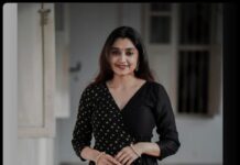 Sija Rose Instagram - All smiles ✨ . Classy and casual attire from @zurimarket . 📷 : @anijajalan_stories Aluva, Kochi City
