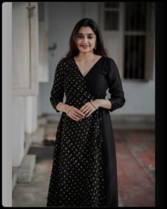 Sija Rose Instagram - All smiles ✨ . Classy and casual attire from @zurimarket . 📷 : @anijajalan_stories Aluva, Kochi City