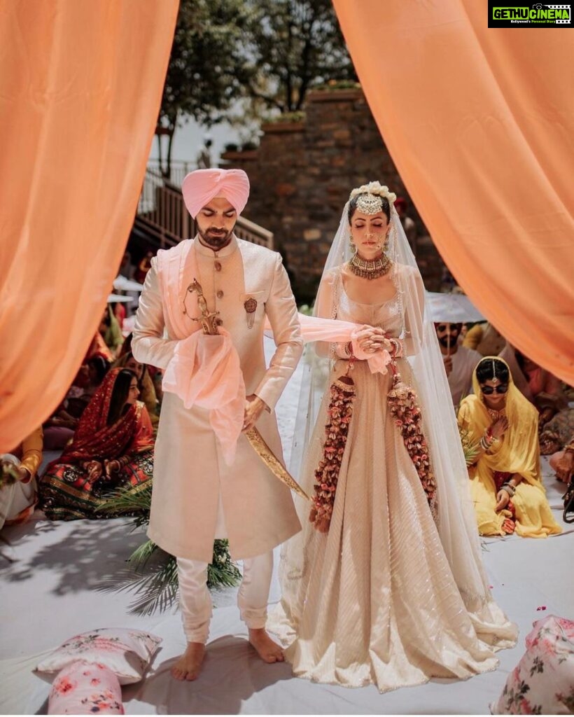 Simran Kaur Mundi Instagram - It was 2010 jab they met and i instantly knew that they were made for each other. From getting irritated everytime the word “shaadi” cropped up to now happily smiling on being called Mrs.Grover my pops has come a long way❤ Wish you both a lifetime of love happiness and beautiful memories together. May god bless this beautiful jodi @poppyjabbal @karanvgrover with eternal bliss 🤗😘❤
