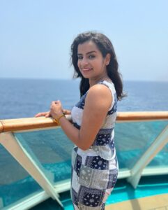 Sivaangi Krishnakumar Instagram - Cruising…!!!🌊🌊🐟 @pickyourtrail @cordeliacruises