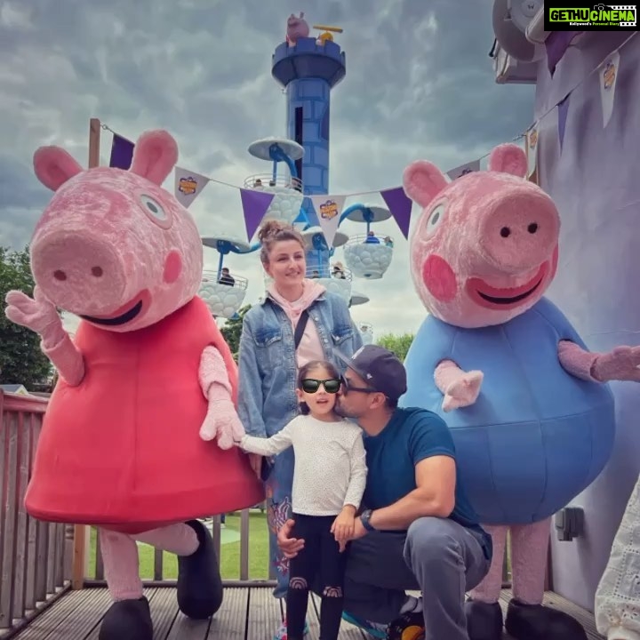 Soha Ali Khan Instagram - Somewhere over the rainbow, this happened 🌈 #peppapigworld #london Peppa Pig World