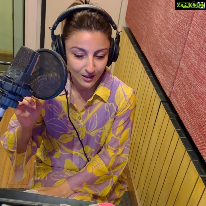Soha Ali Khan Instagram - A sneak peek into the recording of the first audiobook of Inni and Bobo 🐾 #inniandbobo #audiobook #author #collaboration @penguinindia @penguinsters #childrensbooks