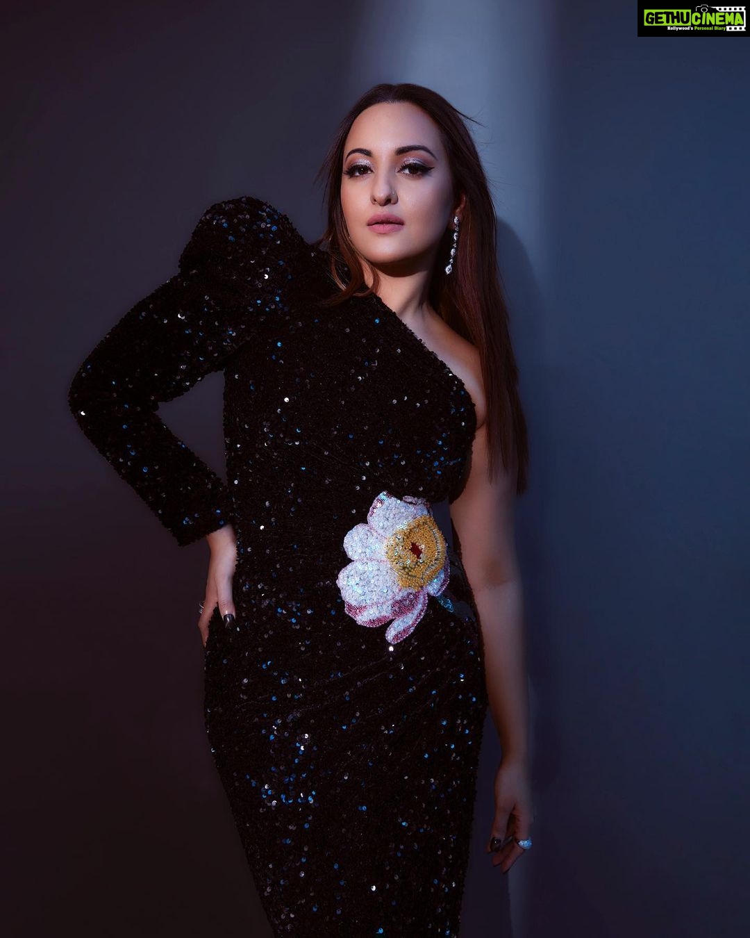 Sonakshi Sinha Instagram - A little glitter makes everything better ✨