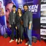 Sonali Bendre Instagram – One with the team 🖤 #ScreeningNight #TheBrokenNews #Zee5