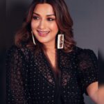 Sonali Bendre Instagram - On set 🖤 #DIDLilMasters