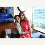 Sonali Bendre Instagram - In between shots... of sansani and sach 😉💁🏻‍♀️🔍 Watch #TheBrokenNews only on @zee5... releasing June 10th!