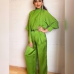 Sonali Bendre Instagram - 💚 #Zee5 #TheBrokenNews #Promotions