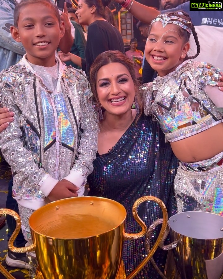 Sonali Bendre Instagram - And the winner of #DIDLilMasters issss…. Nobojit Narzary Congratulations to you my bachha, you’ve earned your title 🏆 Biiiiiggg congratulations to all amazing kids who made it to the Top 5… Sagar, Adhyashree, Rishita and Appun… I wish y’all all the very best for the future and I am sooo sooo happy that I got to witness your amazing journey!! Sagar, my baby I will always be here for you 🫶🏼♥️ And a very special thanks to the wonderful production team, everyone at the @fullscreenentertainment - Neha…. Vibhor, Sunil, and my lovey co-judges - Remo and Mouni… Jay, Vartika, Paul, Vaibhav and your super talented team! Thank you for sharing this beautiful journey with me!! Lots of love to all!! Until we meet again….