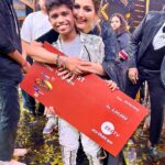 Sonali Bendre Instagram – And the winner of #DIDLilMasters issss…. Nobojit Narzary
Congratulations to you my bachha, you’ve earned your title 🏆 

Biiiiiggg congratulations to all amazing kids who made it to the Top 5… Sagar, Adhyashree, Rishita and Appun… I wish y’all all the very best for the future and I am sooo sooo happy that I got to witness your amazing journey!! 

Sagar, my baby I will always be here for you 🫶🏼♥️

And a very special thanks to the wonderful production team, everyone at the @fullscreenentertainment – Neha….
Vibhor, Sunil, and my lovey co-judges – Remo and Mouni… Jay, Vartika, Paul, Vaibhav and your super talented team! Thank you for sharing this beautiful journey with me!! 

Lots of love to all!! Until we meet again….
