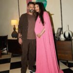 Sonam Kapoor Instagram – It’s all starting to feel real! This baby is now well on its way and I’m so thankful to @eieshabp for throwing the best welcoming party ever, bringing together so many of my favourite people and showering me with love and blessings in the most generous and beautiful way. Notting Hill
