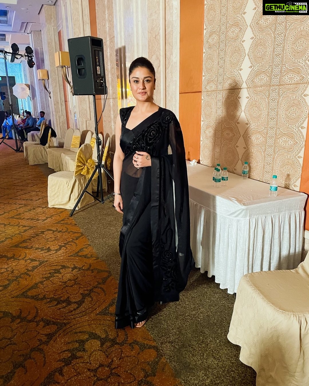 Sonia Agarwal Instagram - #random #blacksaree #soniaagarwal #sa