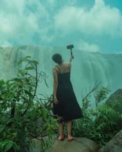 Sonu Gowda Instagram - You are not a dead fish to go with the flow, so don’t say go with the flow, even nature has it’s own flow.. You have a choice for everything, every move determines what you need what you want.. PC @arunkummar_portraits #kerala #attirapallyfalls #chalakudy #godsowncountry #nature #naturelovers #sonugowda #keralagram Athirapally Waterfall