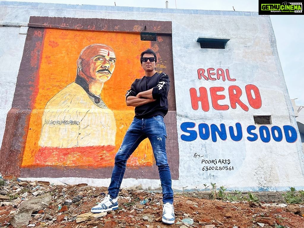 Sonu Sood Instagram - Thank you to the people of hyderabad for this amazing graffiti 🧡