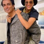 Sonu Sood Instagram - Ghar jaane ki ninja technique 🥷🏽 but literally, Dil behalta hai mera aapke aajaane se @sonu_sood ji 🥺 . . #SonuSood #ChalGharChale #reels #reelitfeelit Mumbai, Maharashtra