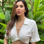 Sophie Choudry Instagram - Meet me in the monsoon 🍃 #monsoon #nature #rain #goa #whiteshirtlove #sophiechoudry 📸 @ambereenyusuf Goa