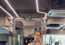 Sophie Choudry Instagram - Never limit yourself. And never let anyone else’s opinion limit your potential🙌🏼💪🏼♾ #mondaymotivation #gohard #nevergiveup #fitnessmotivation #fitnessinspo #fitisthenewskinny #weighttraining #nolimits #pushyourself #sophiechoudry #thelastride #trendingsongs #moosewala ♾