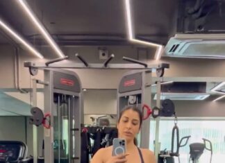 Sophie Choudry Instagram - Never limit yourself. And never let anyone else’s opinion limit your potential🙌🏼💪🏼♾ #mondaymotivation #gohard #nevergiveup #fitnessmotivation #fitnessinspo #fitisthenewskinny #weighttraining #nolimits #pushyourself #sophiechoudry #thelastride #trendingsongs #moosewala ♾