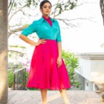 Sreemukhi Instagram - Saregamapa ✨ Styling @hemamanohar1 Outfit @indie_vastralay Jewellery @pretty.jewelbox PC @chinthuu_klicks Make up @nookesh.malla Hair @shivaji_makeup_studios #sreemukhi #saregamapa #zeetelugu