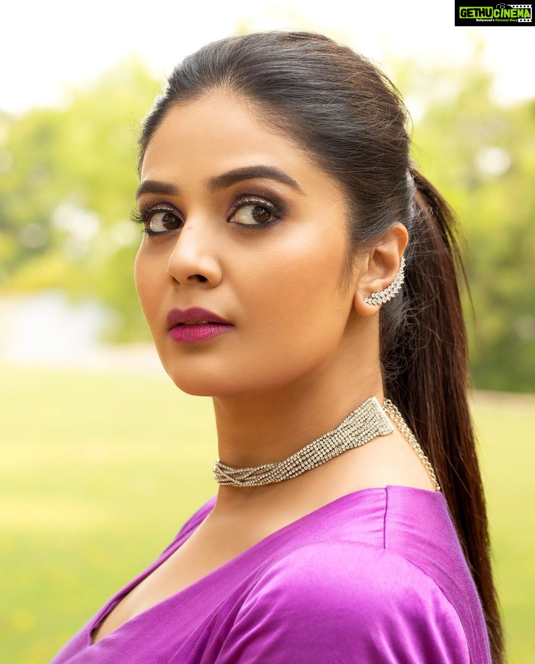 Sreemukhi Instagram - Late Saregamapa Post ✨ Styling @hemamanohar1 Outfit @cinderellaclosethyd Jewellery @pretty.jewelbox PC @chinthuu_klicks Make up @nookesh.malla Hair @shivaji_makeup_studios #sreemukhi #saregamapa #zeetelugu