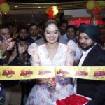 Sreemukhi Instagram - Immensely honoured to inaugurate Absolute Barbecues’ 2nd outlet in Banjara Hills, Hyderabad at Hill Top. Thank you @absolute_barbecues for the invitation and the exotic buffet dining experience. I highly recommend all foodies to visit AB’s Banjara Hills 2.0 now open for dine-in with personalised service, valet parking, DIY grill, Wish grill and much more!