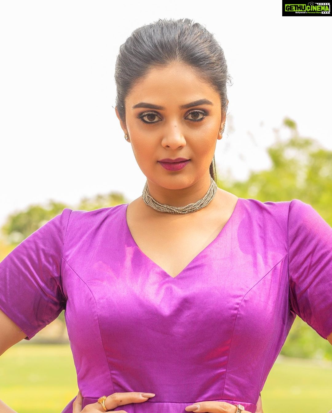 Sreemukhi Instagram - Late Saregamapa Post ✨ Styling @hemamanohar1 Outfit @cinderellaclosethyd Jewellery @pretty.jewelbox PC @chinthuu_klicks Make up @nookesh.malla Hair @shivaji_makeup_studios #sreemukhi #saregamapa #zeetelugu