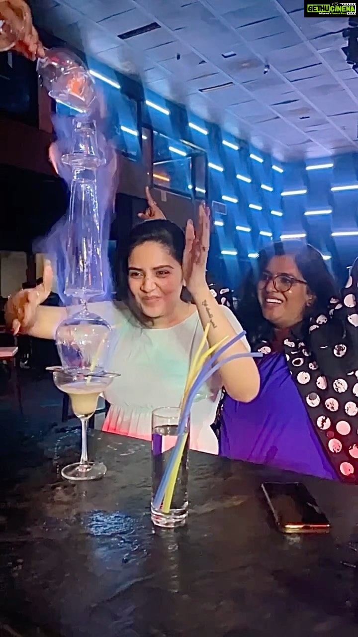 Sreemukhi Instagram - To many more crazy nights! 😍🧿 My heart goes ladida da di da! ❤️ #sreemukhi #kirthanasunil #memories #crazynights #goodtimes