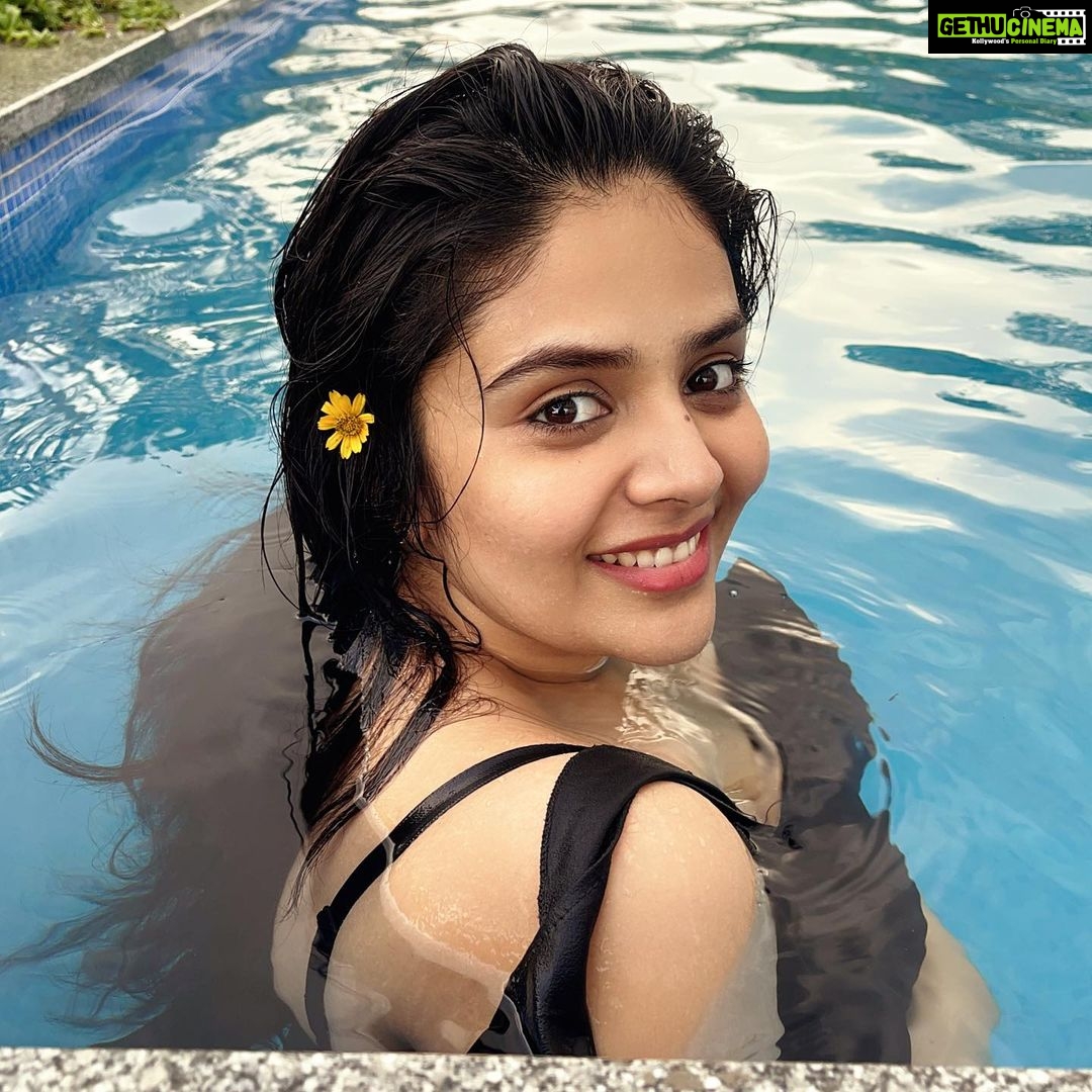 Sreemukhi Instagram - Is it weekend already?! 🖤